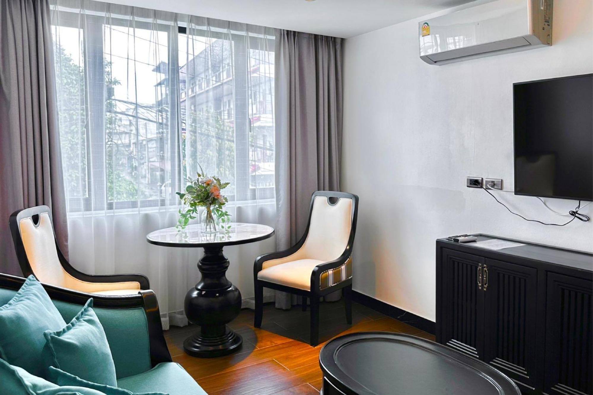 Glory Boutique Suites 清迈古城荣耀精品酒店 Chiang Mai Exterior foto
